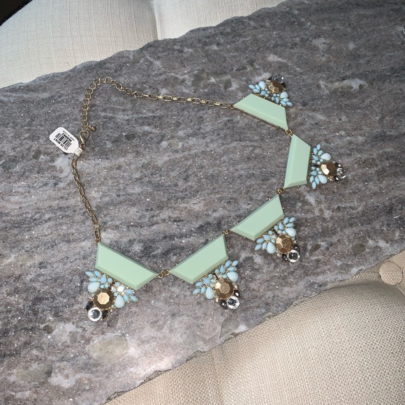 Francesca's Collections Jewelry - 🧚♂️ Statement piece Necklace 🧚♂️ Francesca's Collections Jewelry - 🧚♂️ Statement piece Necklace 🧚♂️